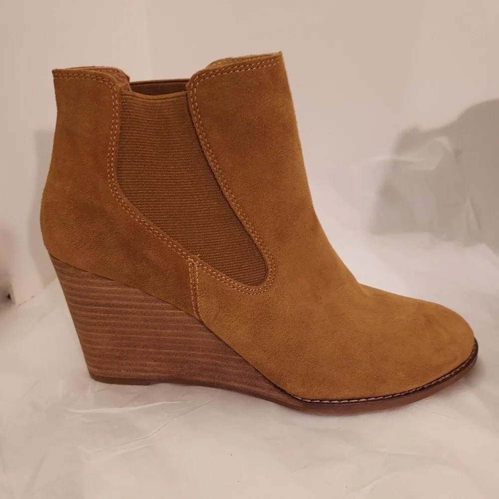 Lucky Brand "Yamka" Tan Suede Leather Wedge Bootes in Size 10 M - Picture 4 of 11